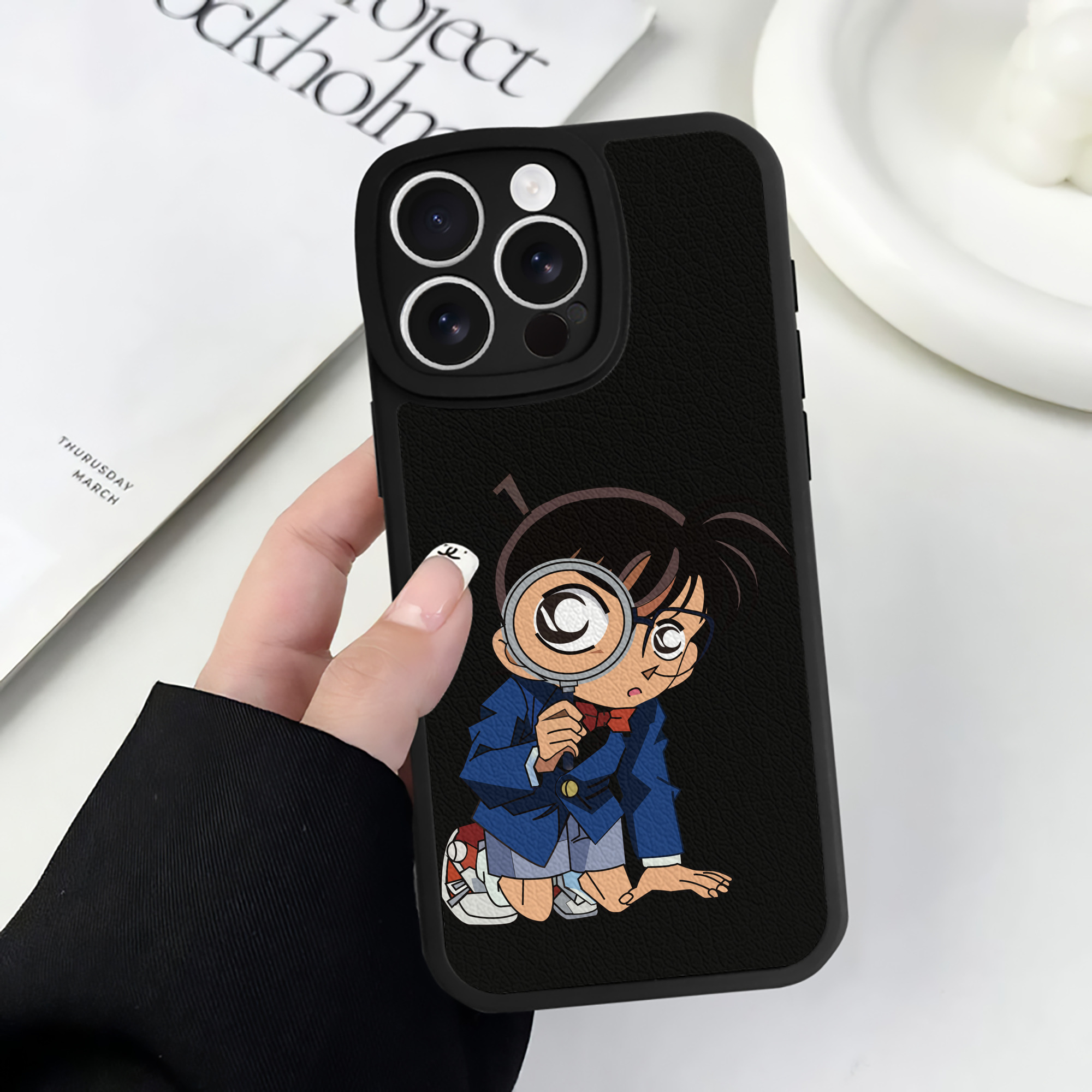 （画像用） 名探偵コナン 江戸川 コナン Detective Conan Conan Edogawa 【iPhone 16シリーズ対応】シリコンスマホケース（レザー調） 材質：シリコン